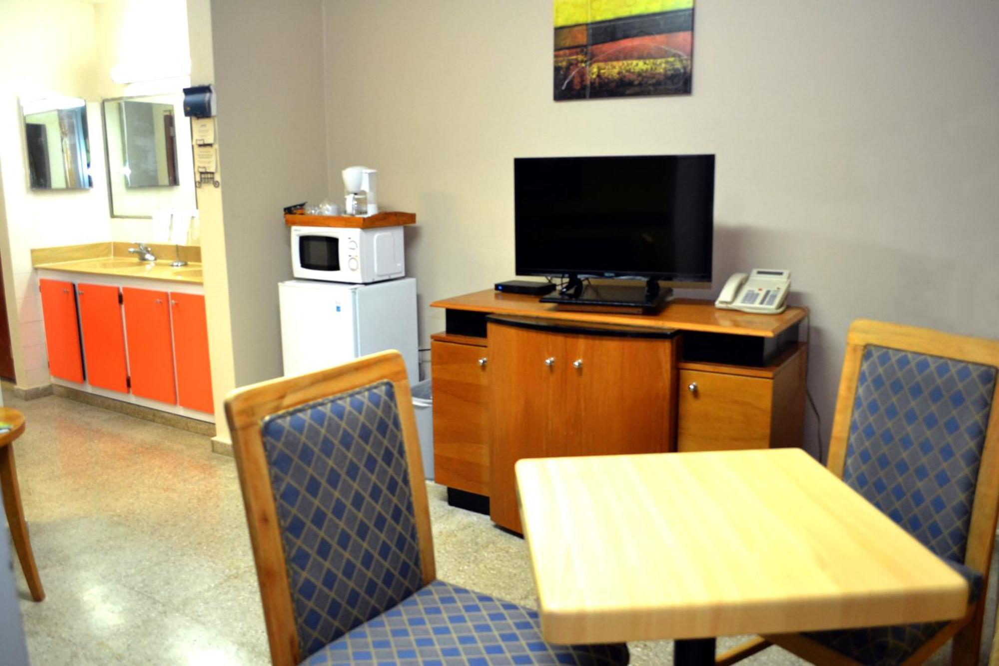 Hostal Universitario 圣赫尔曼 外观 照片